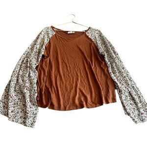 Grace & Emma  Flare floral Sleeve Blouse Size large